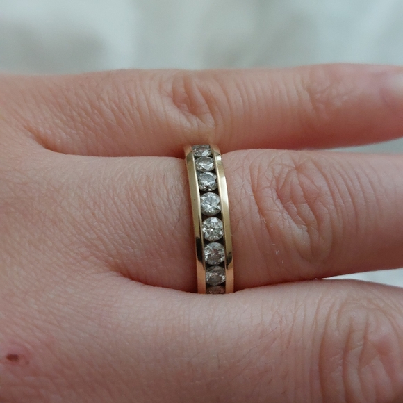 *SOLD *14k gold 1ct Canadian diamond band - Picture 2 of 4